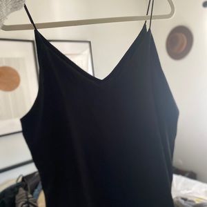Minimal Black Top